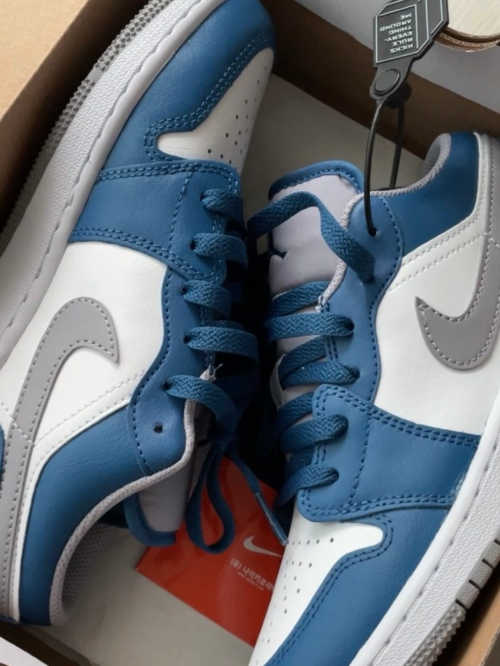 조던 1 로우 트루 블루 시멘트 그레이 553560-412 photo review