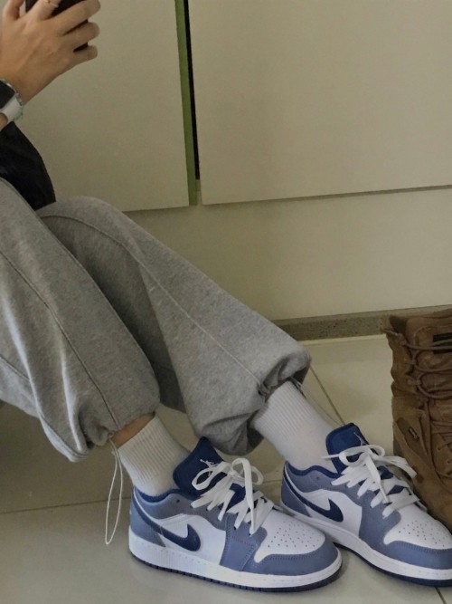 조던 1 로우 SE 애슌 슬레이트 앤 미스틱 네이비 553560-414 photo review