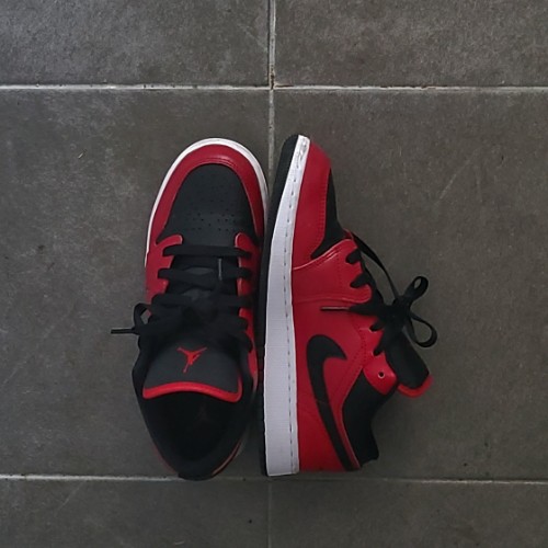 조던 1 로우 짐레드 블랙 553560-605 photo review