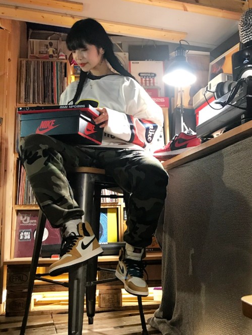 조던 1 로우 바시티 레드 553560-606 photo review