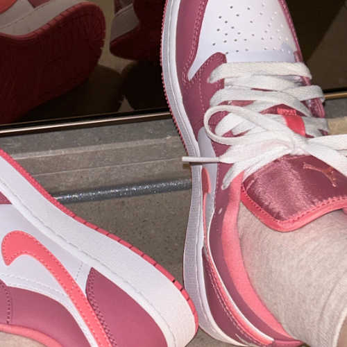 조던 1 로우 디저트 베리 553560-616 photo review