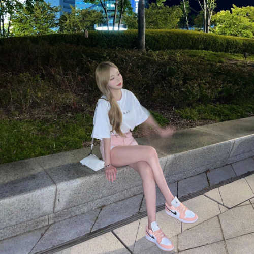 조던 1 로우 라이트 아크틱 핑크 553560-800 photo review