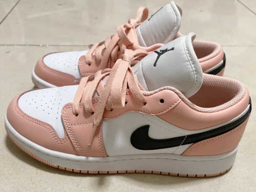 조던 1 로우 라이트 아크틱 핑크 553560-800 photo review