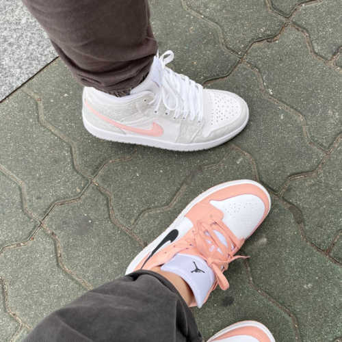 조던 1 로우 라이트 아크틱 핑크 553560-800 photo review