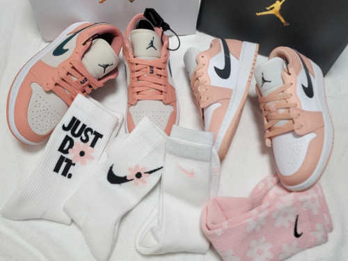 조던 1 로우 라이트 아크틱 핑크 553560-800 photo review