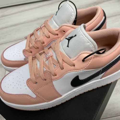 조던 1 로우 라이트 아크틱 핑크 553560-800 photo review