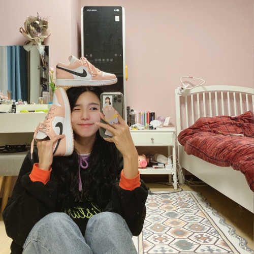 조던 1 로우 라이트 아크틱 핑크 553560-800 photo review