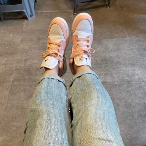 조던 1 로우 라이트 아크틱 핑크 553560-800 photo review