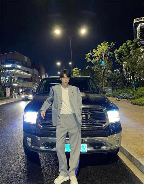 알렉산더 맥퀸 오버사이즈드 스니커즈 러스트 레드 553680WHGP79676 photo review