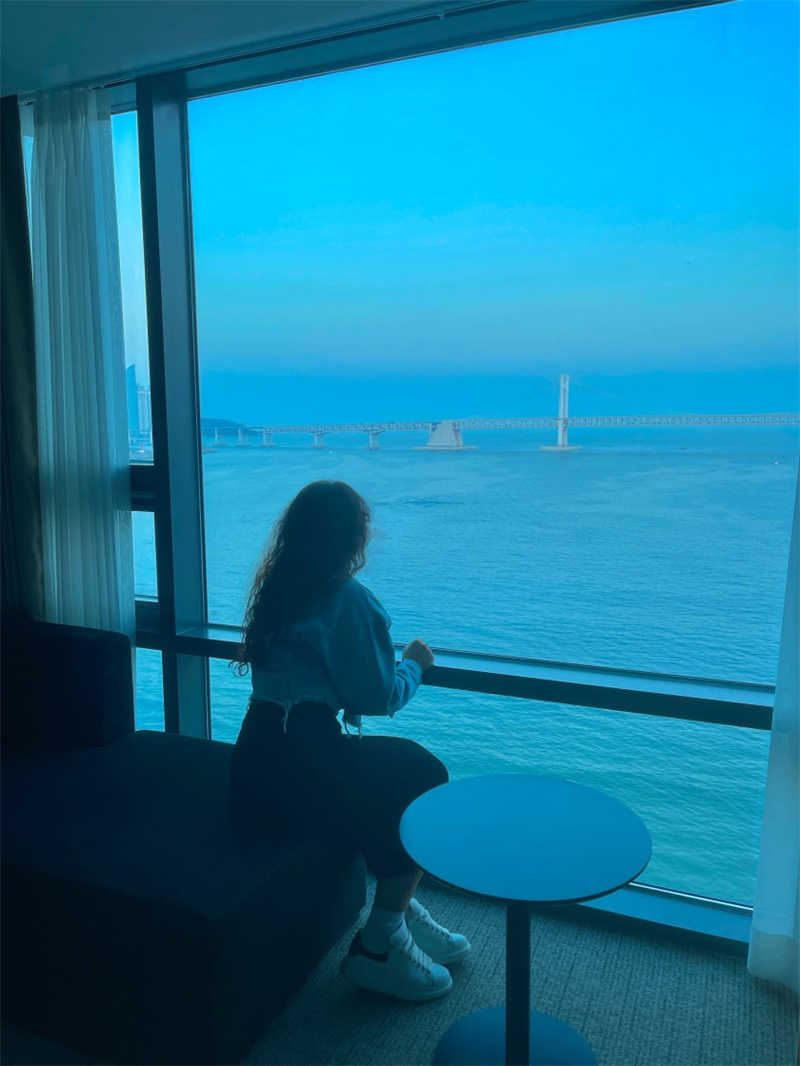 알렉산더 맥퀸 오버사이즈드 스니커즈 화이트 블랙 553770WHGP79061 photo review