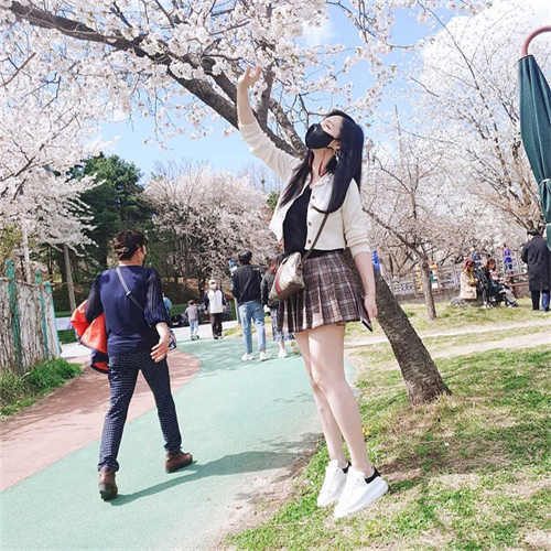 알렉산더 맥퀸 오버사이즈드 스니커즈 화이트 블랙 553770WHGP79061 photo review