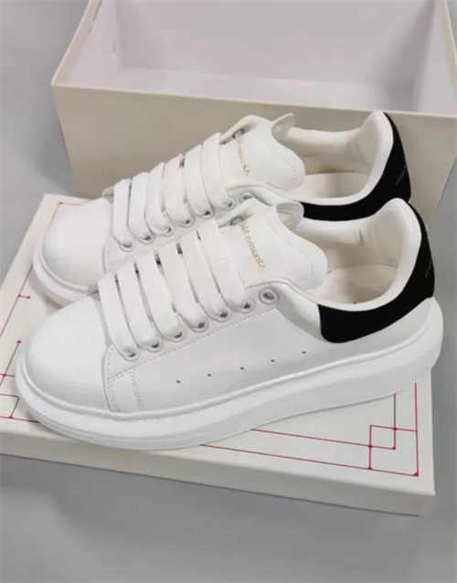 알렉산더 맥퀸 오버사이즈드 스니커즈 파촐리 553770WHGP79182 photo review