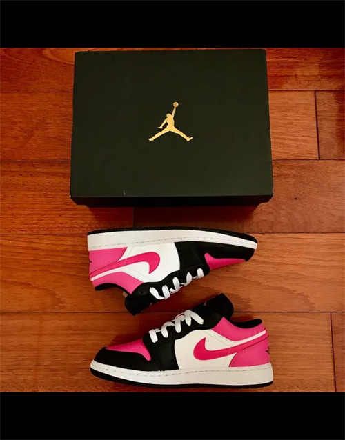 조던 1 로우 핑크시클 554723-106 photo review