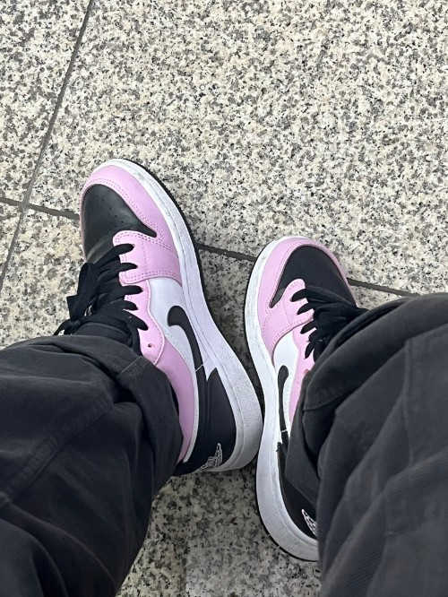 조던 1 로우 라이트 아크틱 핑크 554723-601 photo review