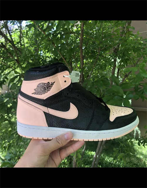 조던 1 레트로 하이 OG 크림슨 틴트 555088-081 photo review