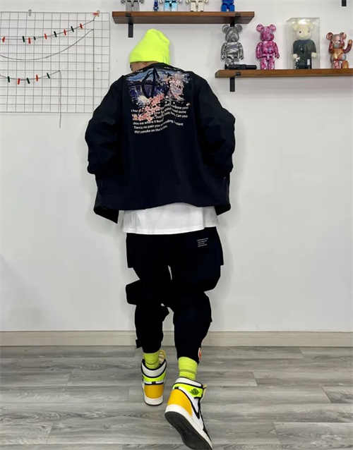 조던 1 레트로 하이 OG 볼트 골드 555088-118 photo review