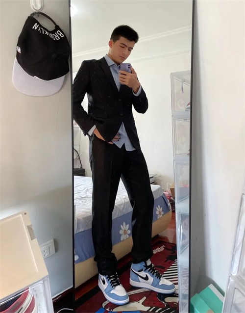 조던 1 레트로 하이 OG 유니버시티 블루 555088-134 photo review