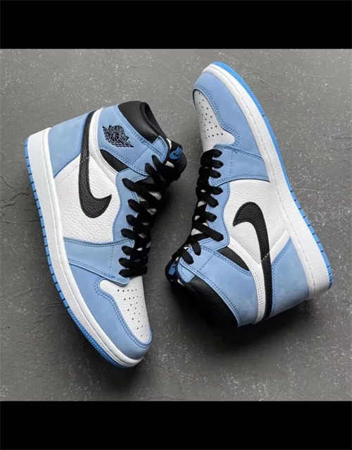 조던 1 레트로 하이 OG 유니버시티 블루 555088-134 photo review