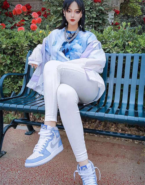 조던 1 레트로 하이 OG 유니버시티 블루 555088-134 photo review