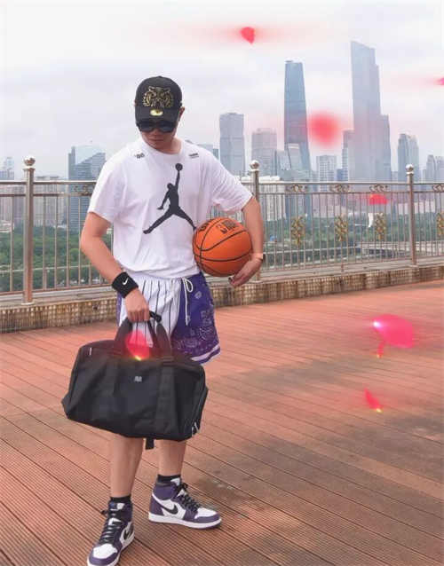 조던 1 레트로 하이 OG 코트 퍼플 2020 555088-500 photo review