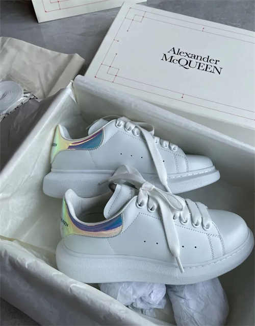 알렉산더 맥퀸 오버사이즈드 스니커즈 화이트 이리디센트 561726WHVI59375 photo review