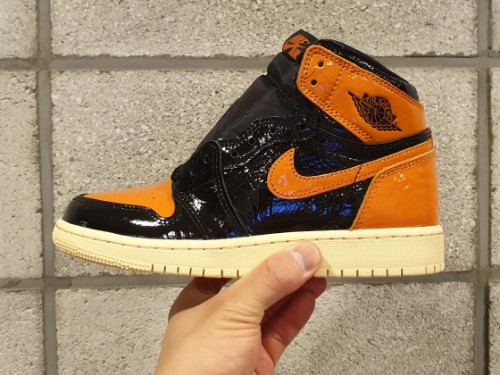 조던 1 레트로 하이 OG 쉐터드 백보드 3.0 575441-028 photo review