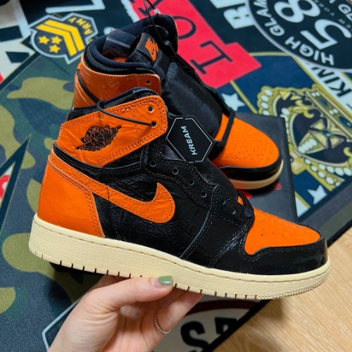 조던 1 레트로 하이 OG 쉐터드 백보드 3.0 575441-028 photo review