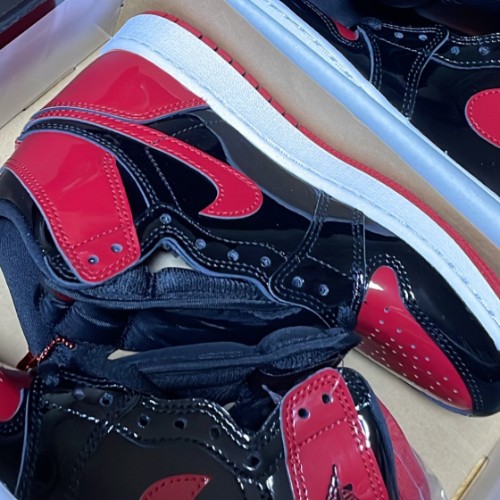 조던 1 레트로 하이 OG 페이턴트 브레드 575441-063 photo review