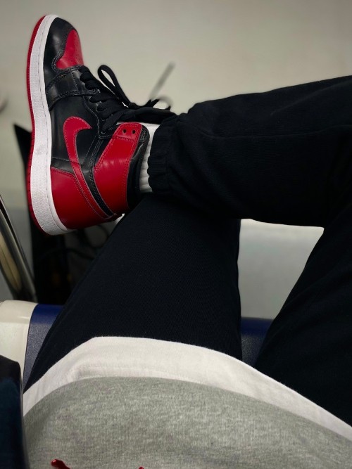 조던 1 레트로 하이 OG 페이턴트 브레드 575441-063 photo review