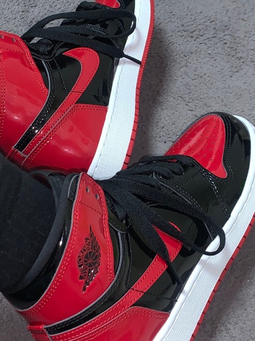 조던 1 레트로 하이 OG 페이턴트 브레드 575441-063 photo review