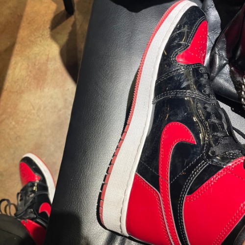 조던 1 레트로 하이 OG 페이턴트 브레드 575441-063 photo review