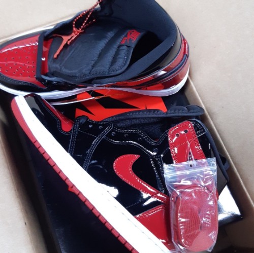 조던 1 레트로 하이 OG 페이턴트 브레드 575441-063 photo review