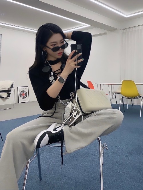 조던 1 레트로 하이 OG 블리치드 코랄 575441-108 photo review