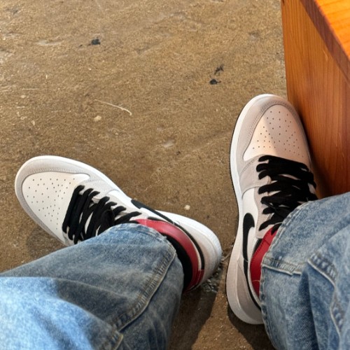 조던 1 레트로 하이 OG 라이트 스모크 그레이 575441-126 photo review