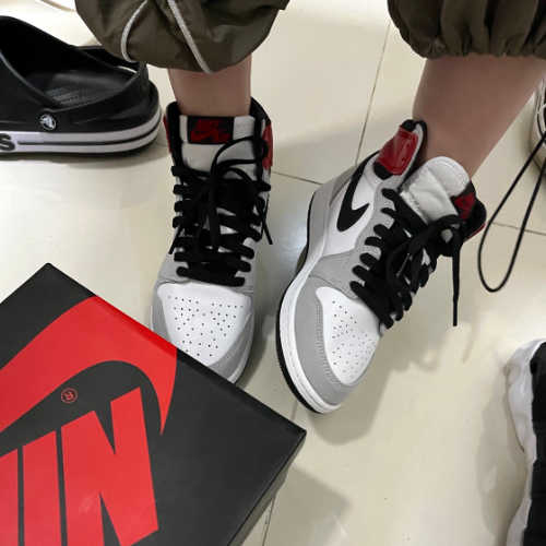 조던 1 레트로 하이 OG 라이트 스모크 그레이 575441-126 photo review