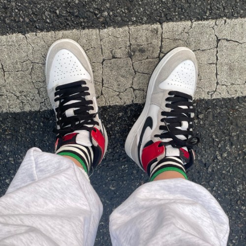 조던 1 레트로 하이 OG 라이트 스모크 그레이 575441-126 photo review