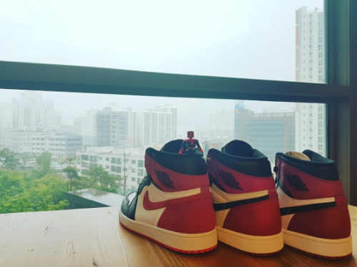 조던 1 레트로 하이 OG 브레드 토 575441-610 photo review