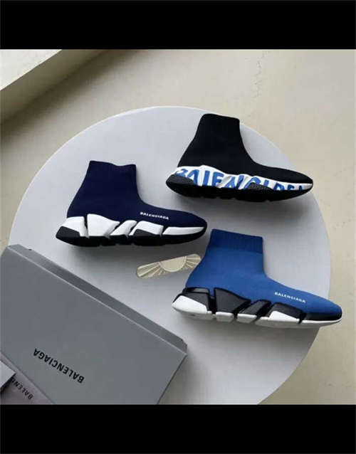 발렌시아가 스피드 트레이너 네이비 화이트 2020 587286W17024005 photo review