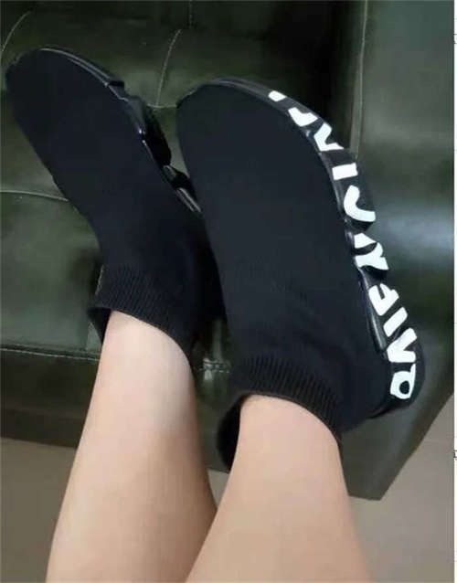 발렌시아가 스피드 트레이너 그래피티 솔 블랙 화이트 605942W2DB71015 photo review