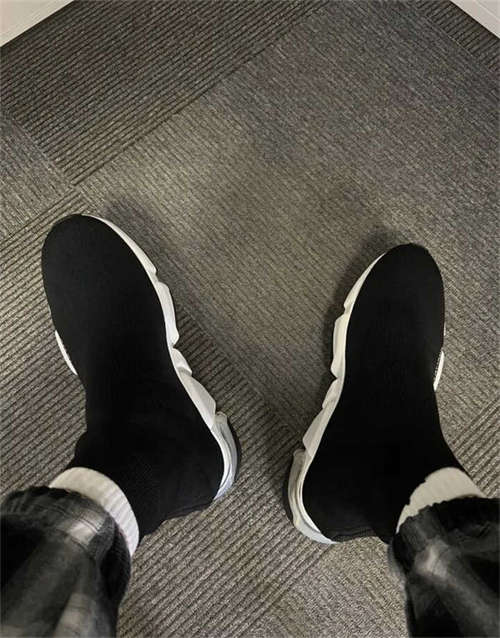 발렌시아가 스피드 트레이너 클리어 솔 블랙 화이트 2021 607544W2DB61010 photo review