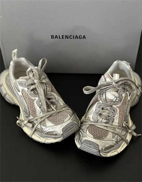 발렌시아가 3XL 스니커즈 그레이 화이트 레드 734731W3XL51219 photo review