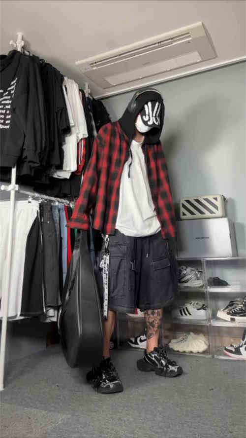 발렌시아가 3XL 스니커즈 블랙 화이트 734734W3XL11090 photo review