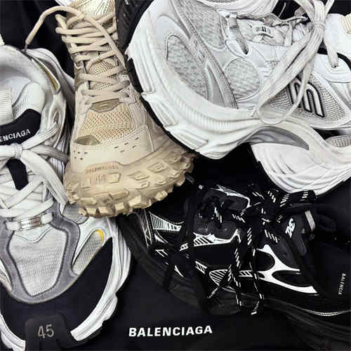 발렌시아가 3XL 스니커즈 블랙 화이트 734734W3XL11090 photo review