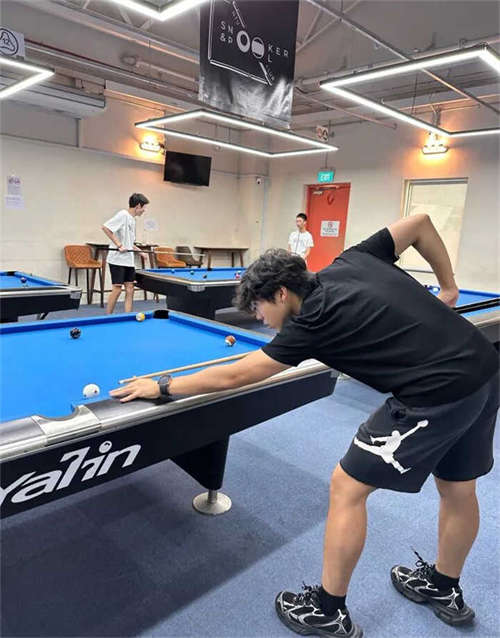 발렌시아가 3XL 스니커즈 블랙 화이트 734734W3XL11090 photo review