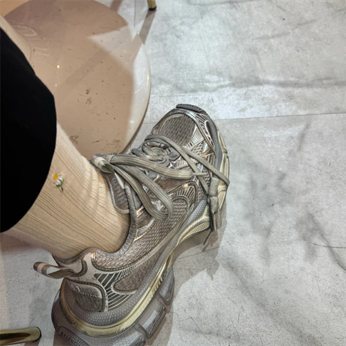 발렌시아가 3XL 스니커즈 라이트 베이지 734734W3XL49191 photo review