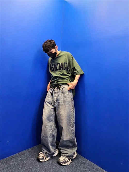 발렌시아가 3XL 스니커즈 그레이 화이트 레드 734734W3XL51219 photo review