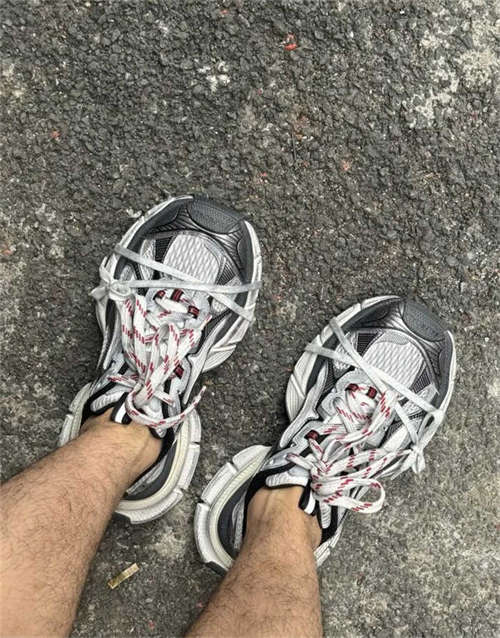 발렌시아가 3XL 스니커즈 그레이 화이트 레드 734734W3XL51219 photo review