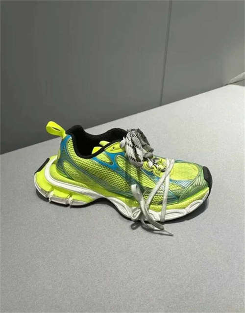 발렌시아가 3XL 스니커즈 플루오 옐로우 734734W3XL67019 photo review