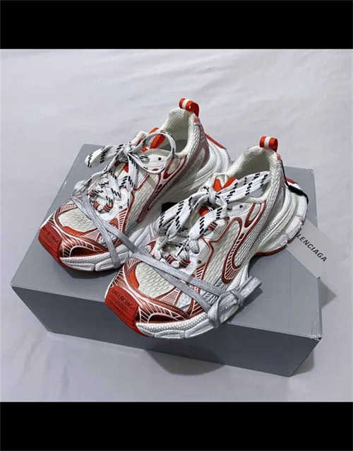 발렌시아가 3XL 스니커즈 원 아웃 화이트 레드 734734W3XL79060 photo review