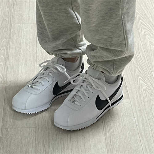 나이키 코르테즈 베이직 SL 화이트 블랙 904764-102 photo review